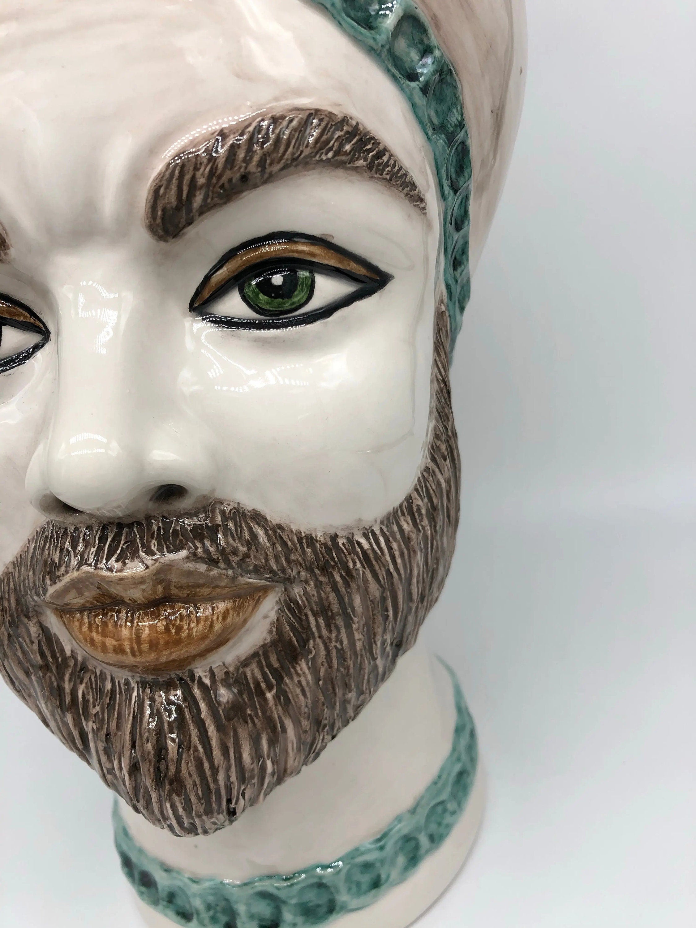 Teste di Moro Luis Ceramica Caltagirone cm H.44 L.23 Artigianale Turbante Liscio Écru Verde DD CERAMICHE SICILIANE
