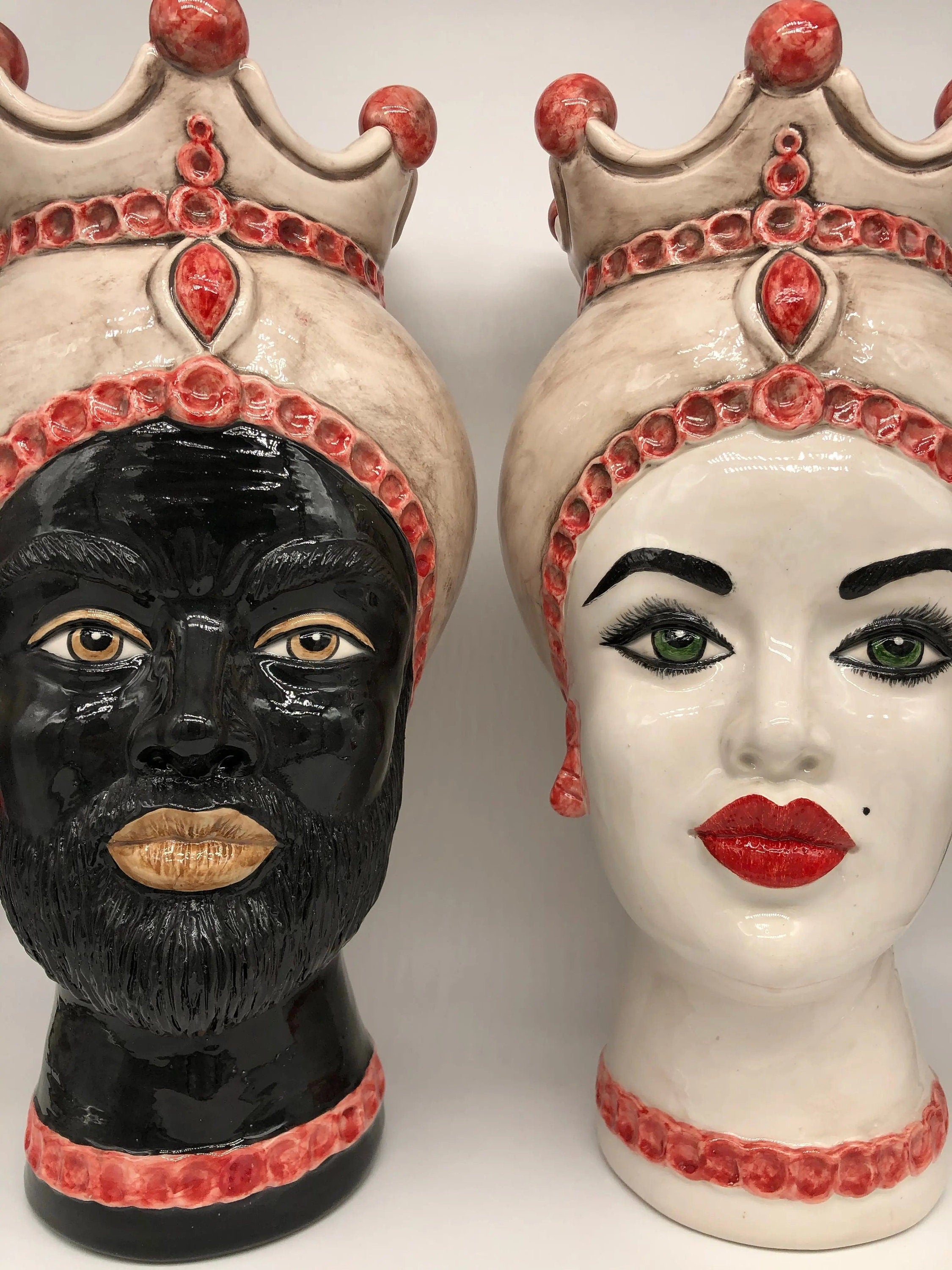 Teste di Moro Luis Ceramica Caltagirone cm H.44 L.23 Artigianale Turbante Liscio Écru Rosso DD CERAMICHE SICILIANE