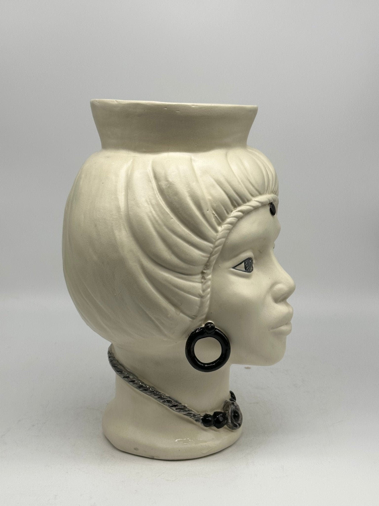 Teste di Moro Mediterraneo Ceramica Caltagirone cm H.29 L.22 Artigianale Bianco Opaco - DD CERAMICHE SICILIANE