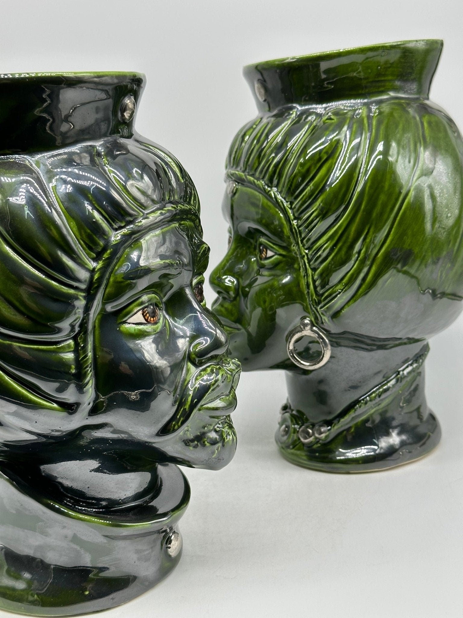 Teste di Moro Mediterraneo Ceramica Caltagirone cm H.29 L.22 Artigianale Verde Platino - DD CERAMICHE SICILIANE