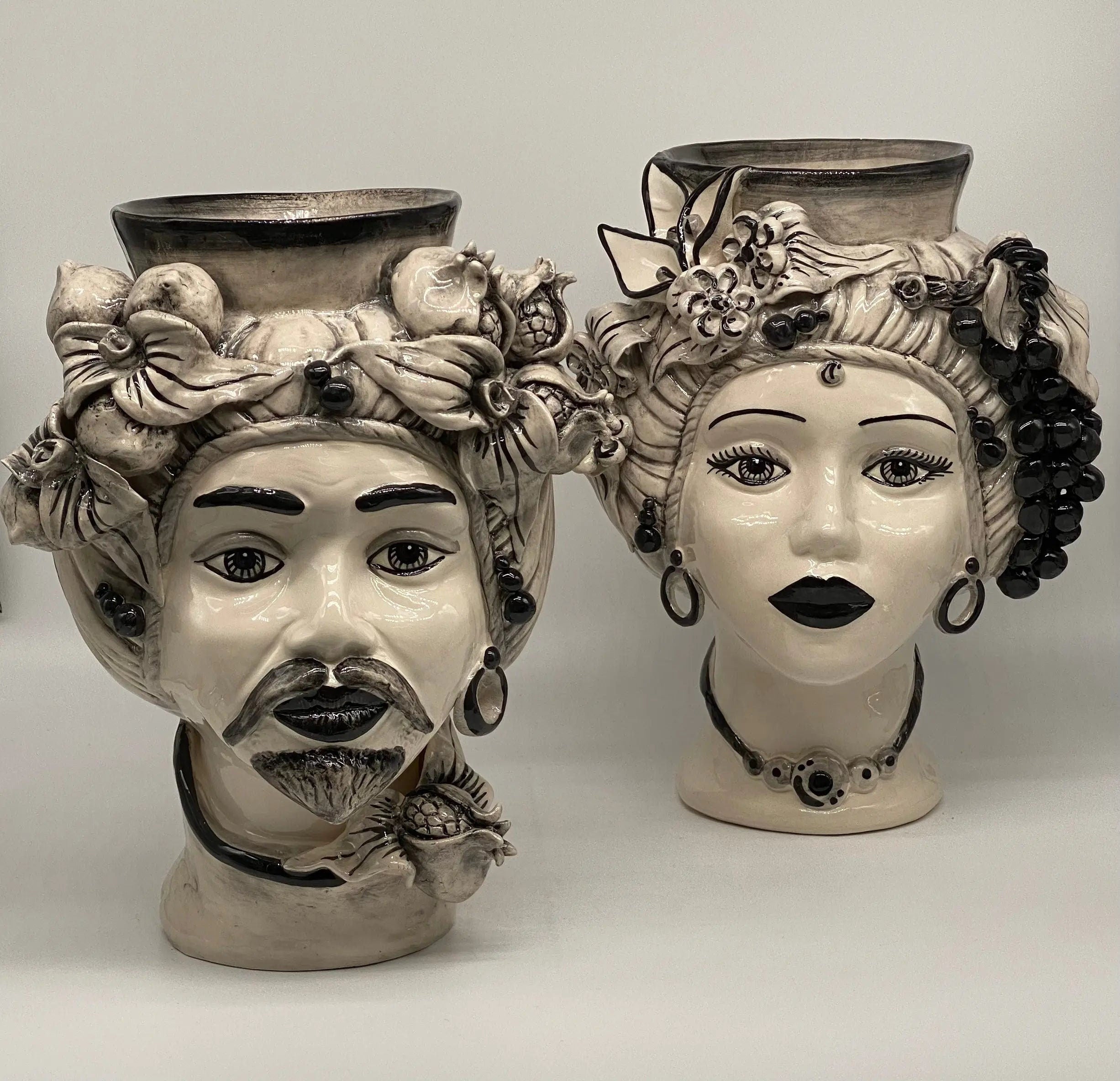 Teste di Moro Mediterraneo Ceramica Caltagirone cm H.29 L.22 Artigianale Bicolore Nero DD CERAMICHE SICILIANE