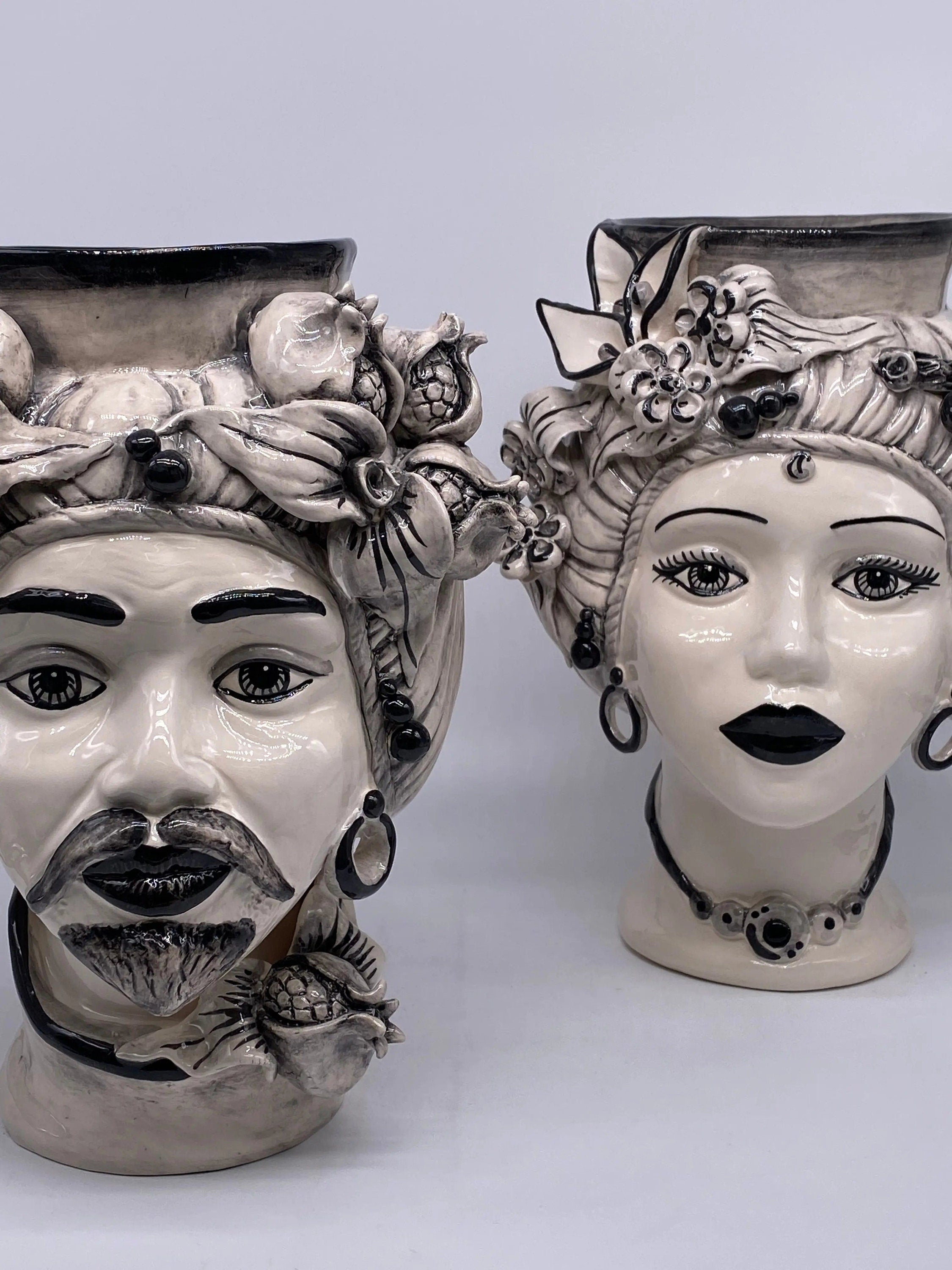 Teste di Moro Mediterraneo Ceramica Caltagirone cm H.29 L.22 Artigianale Bicolore Nero DD CERAMICHE SICILIANE