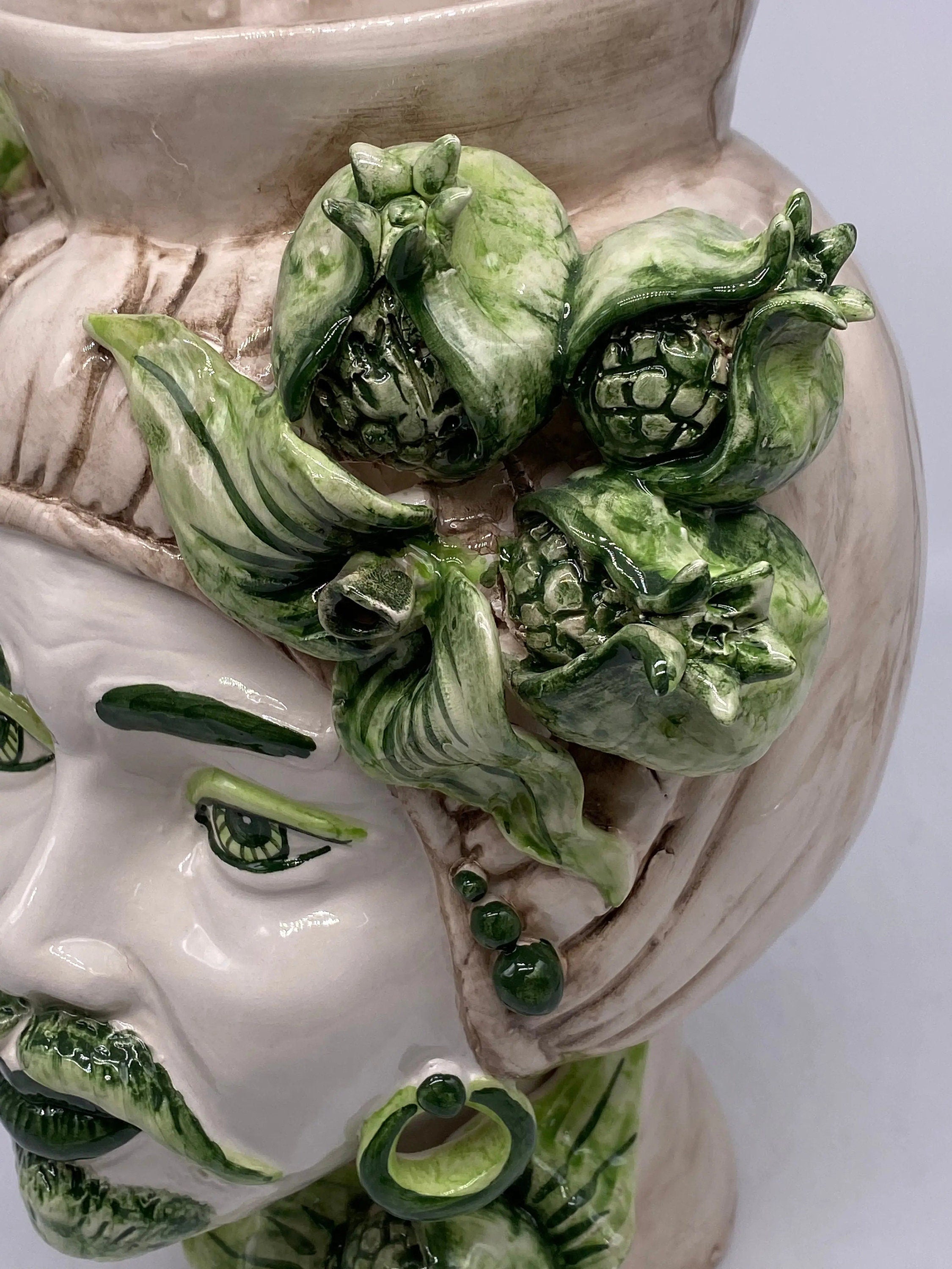 Teste di Moro Mediterraneo Ceramica Caltagirone cm H.29 L.22 Artigianale Bicolore Verde DD CERAMICHE SICILIANE