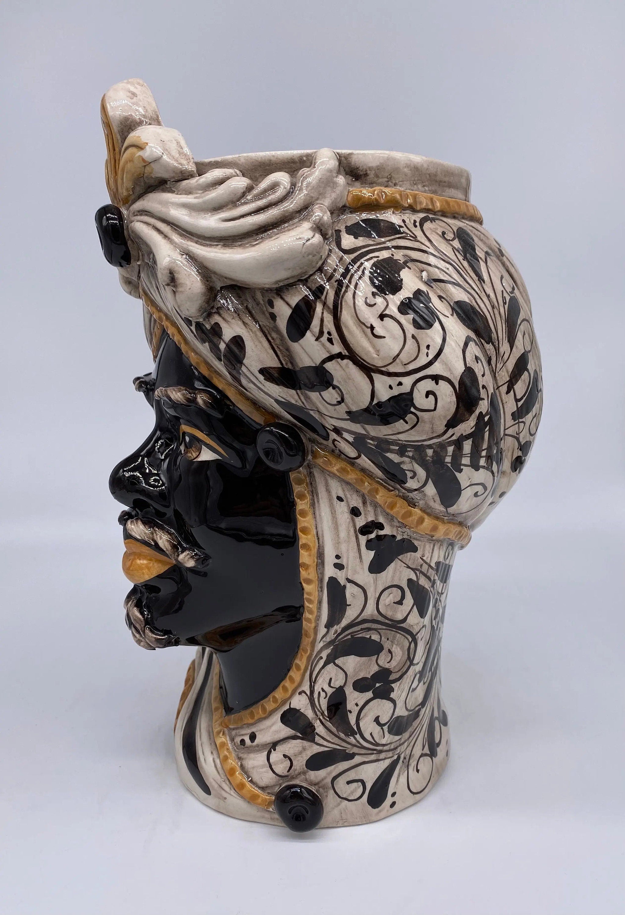 Teste di Moro Moresca Ceramica Caltagirone cm H.28 L.19 Artigianale Barocco Ocra DD CERAMICHE SICILIANE