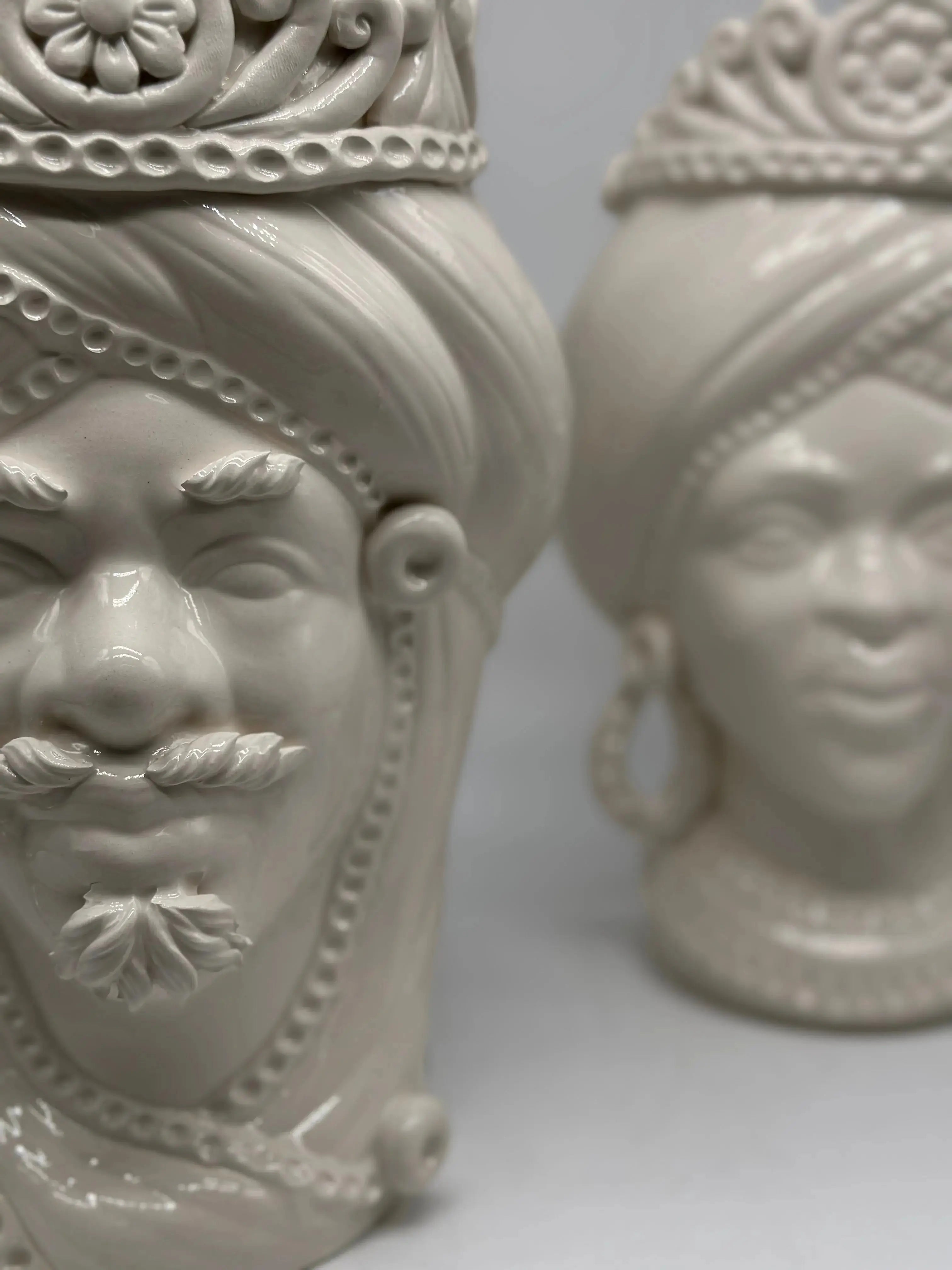 Teste di Moro Moresca Ceramica Caltagirone cm H.28 L.19 Artigianale Monocolore Bianco - TESTA DI MORO