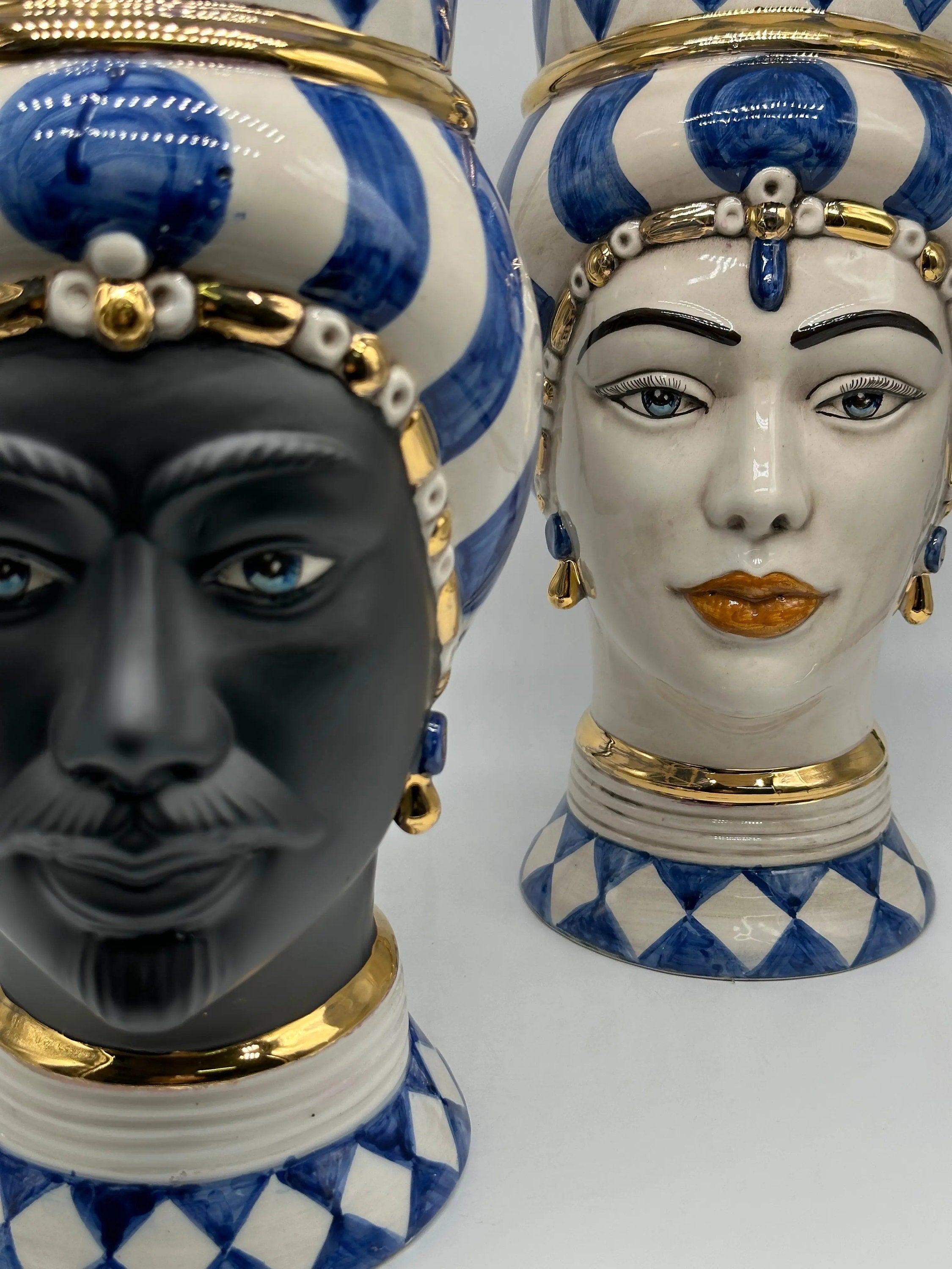 Teste di Moro Token Ceramica Caltagirone cm H.31 L.18 Artigianale Blu Bianco Oro DD CERAMICHE SICILIANE