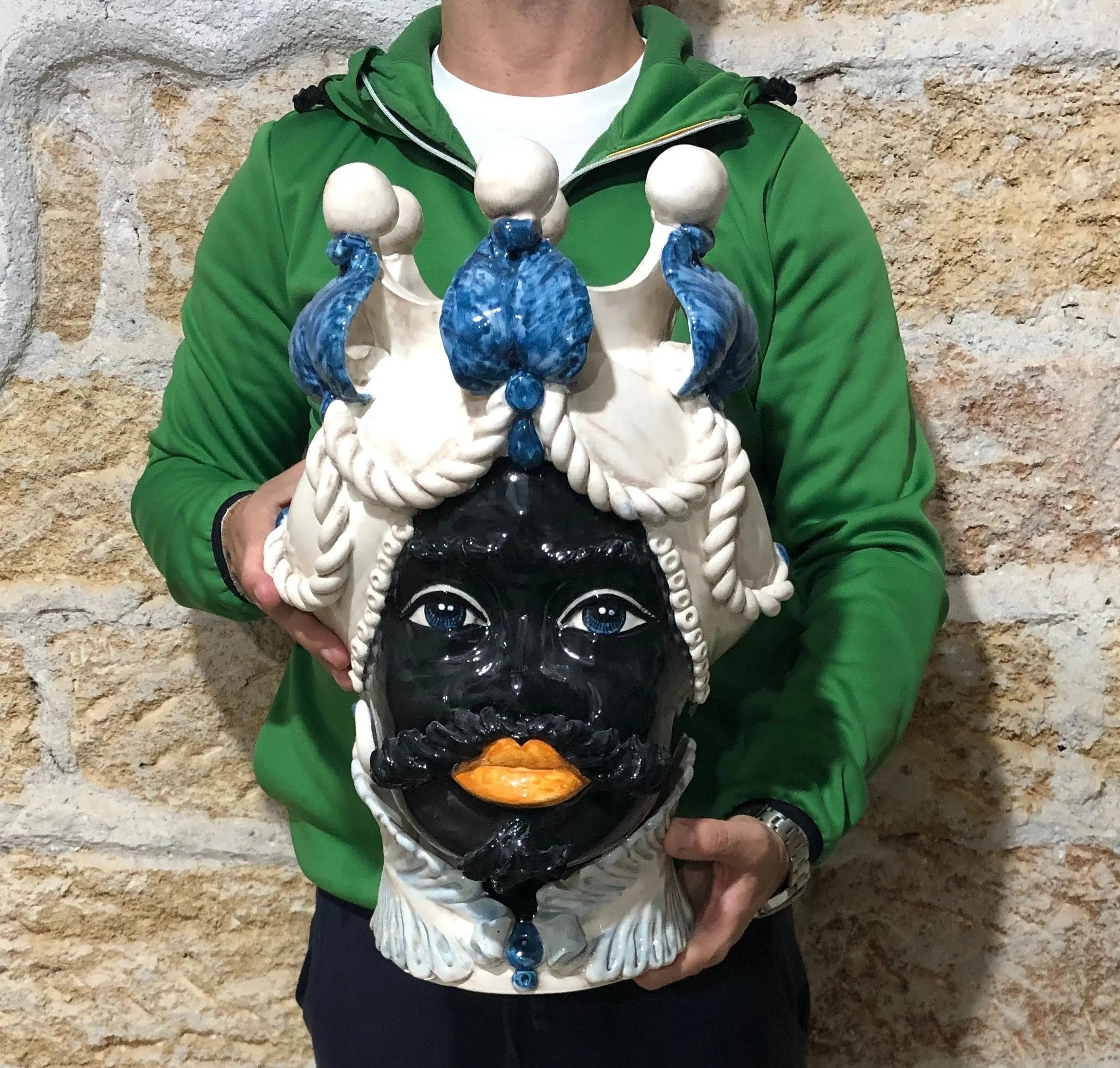 Teste di Moro Zefiro Ceramica Caltagirone cm H.43 L.26 Artigianale Écru Foglie Blu DD CERAMICHE SICILIANE