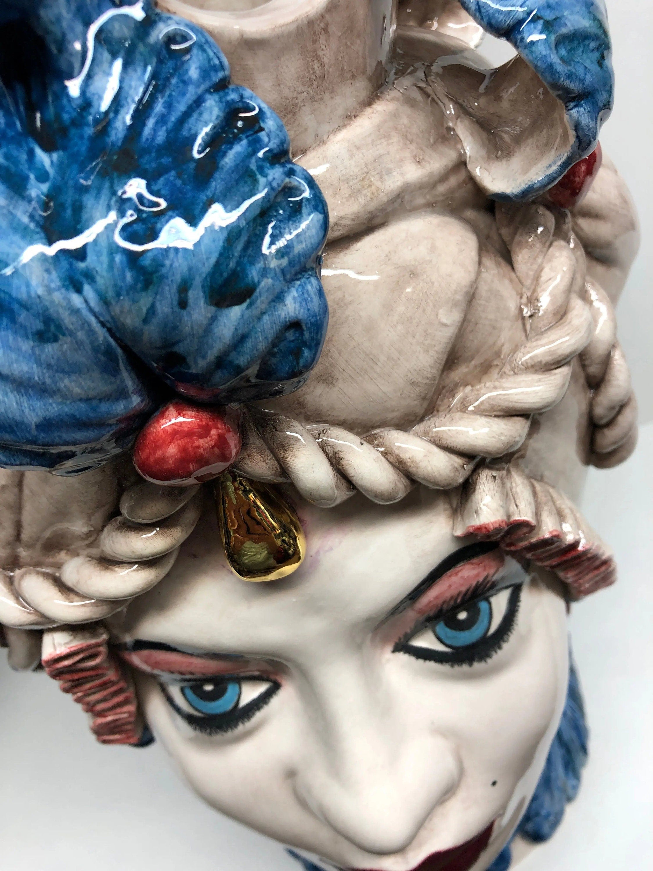 Teste di Moro Zefiro Ceramica Caltagirone cm H.43 L.26 Artigianale Écru Foglie Blu Oro DD CERAMICHE SICILIANE