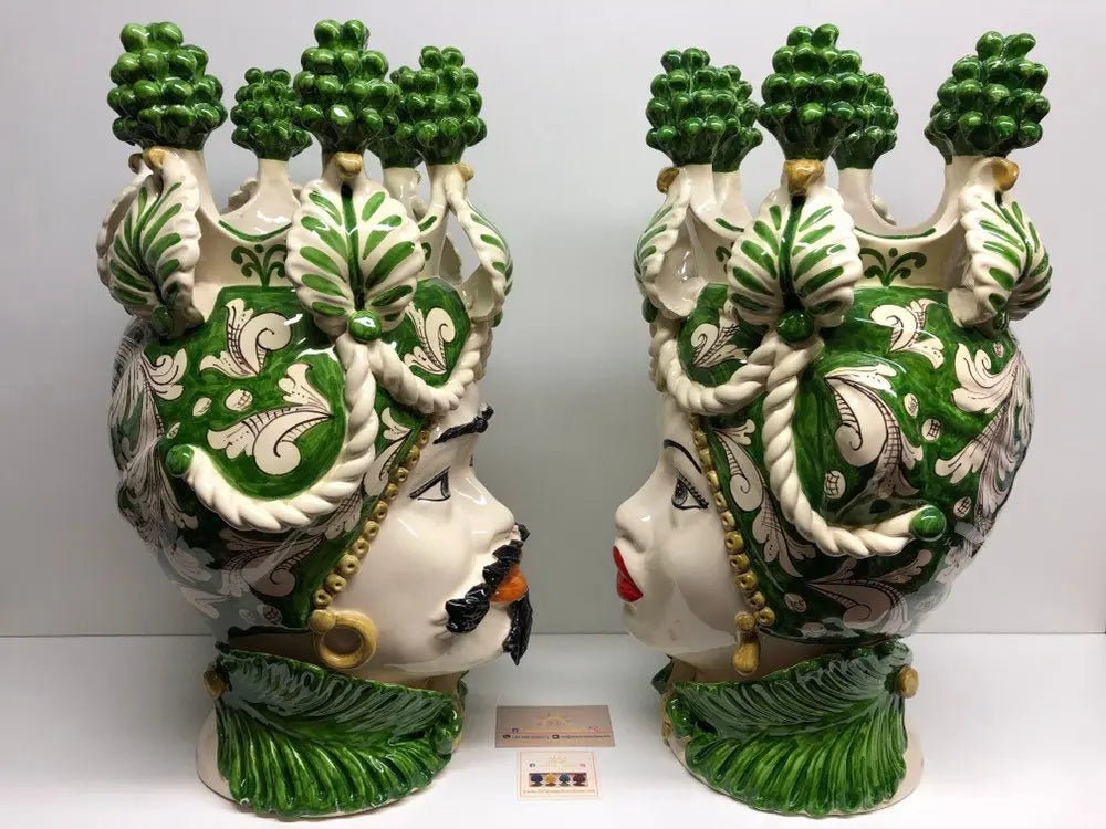 Teste di Moro Zefiro Corona Pigne Ceramica Caltagirone cm H.48 L.28 Artigianale Verde DD CERAMICHE SICILIANE