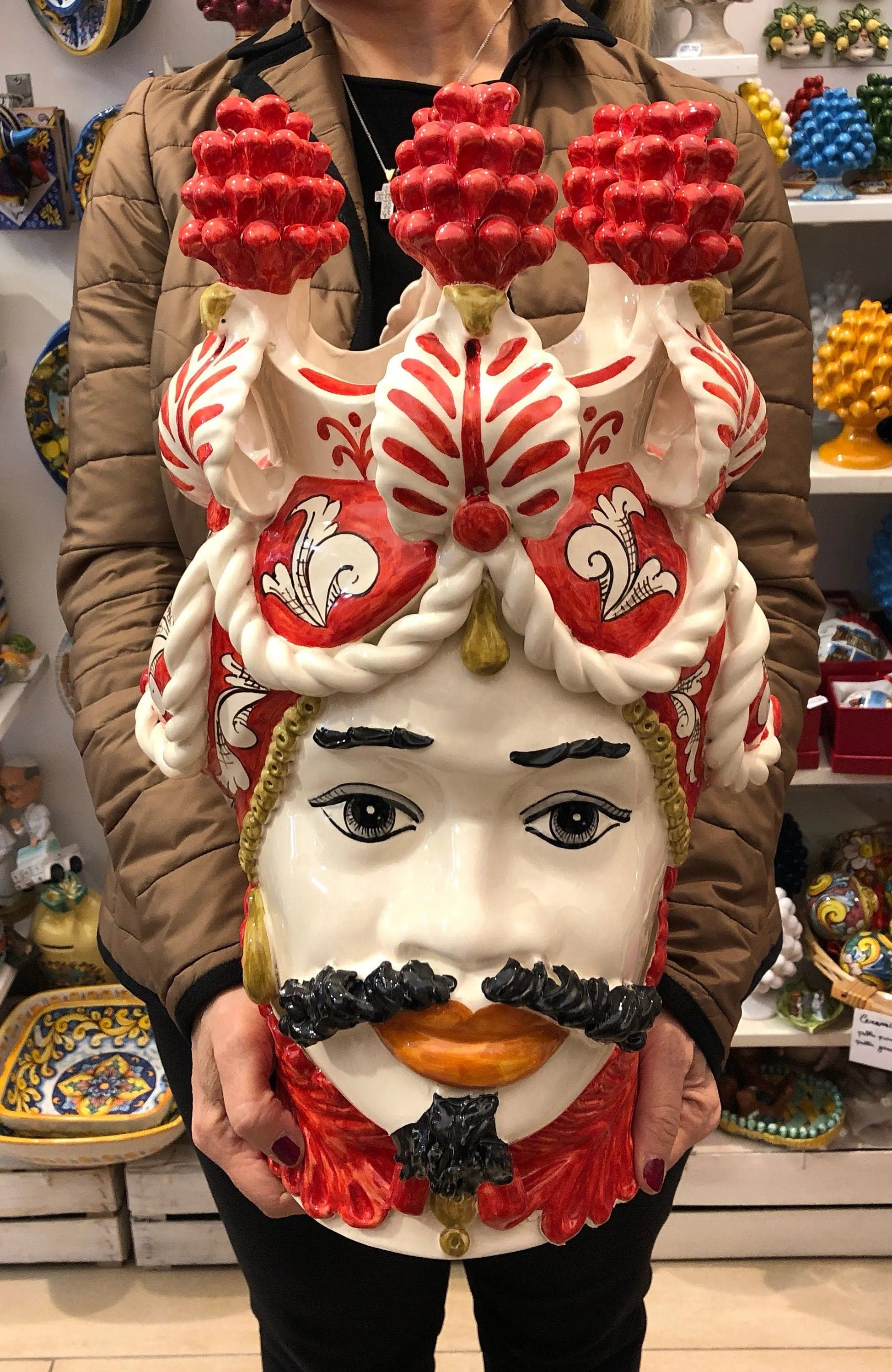 Teste di Moro Zefiro Corona Pigne Ceramica Caltagirone cm H.48 L.28 Artigianale Rosso DD CERAMICHE SICILIANE