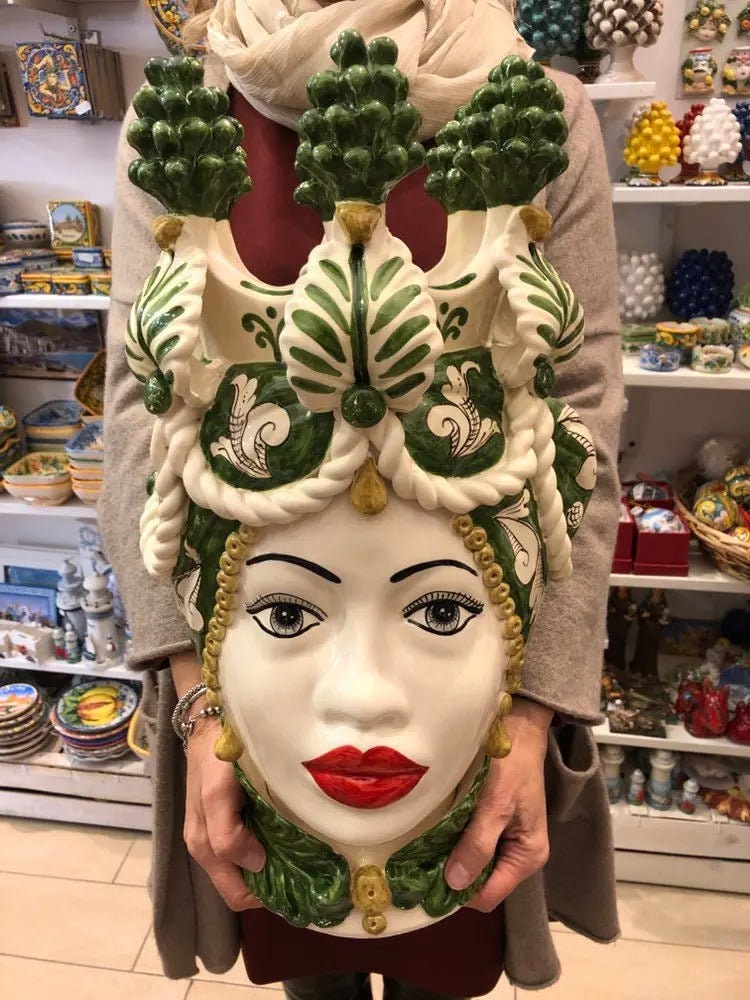Teste di Moro Zefiro Corona Pigne Ceramica Caltagirone cm H.48 L.28 Artigianale Verde DD CERAMICHE SICILIANE