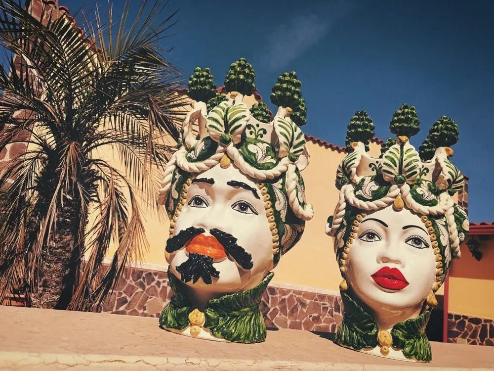 Teste di Moro Zefiro Corona Pigne Ceramica Caltagirone cm H.48 L.28 Artigianale Verde DD CERAMICHE SICILIANE