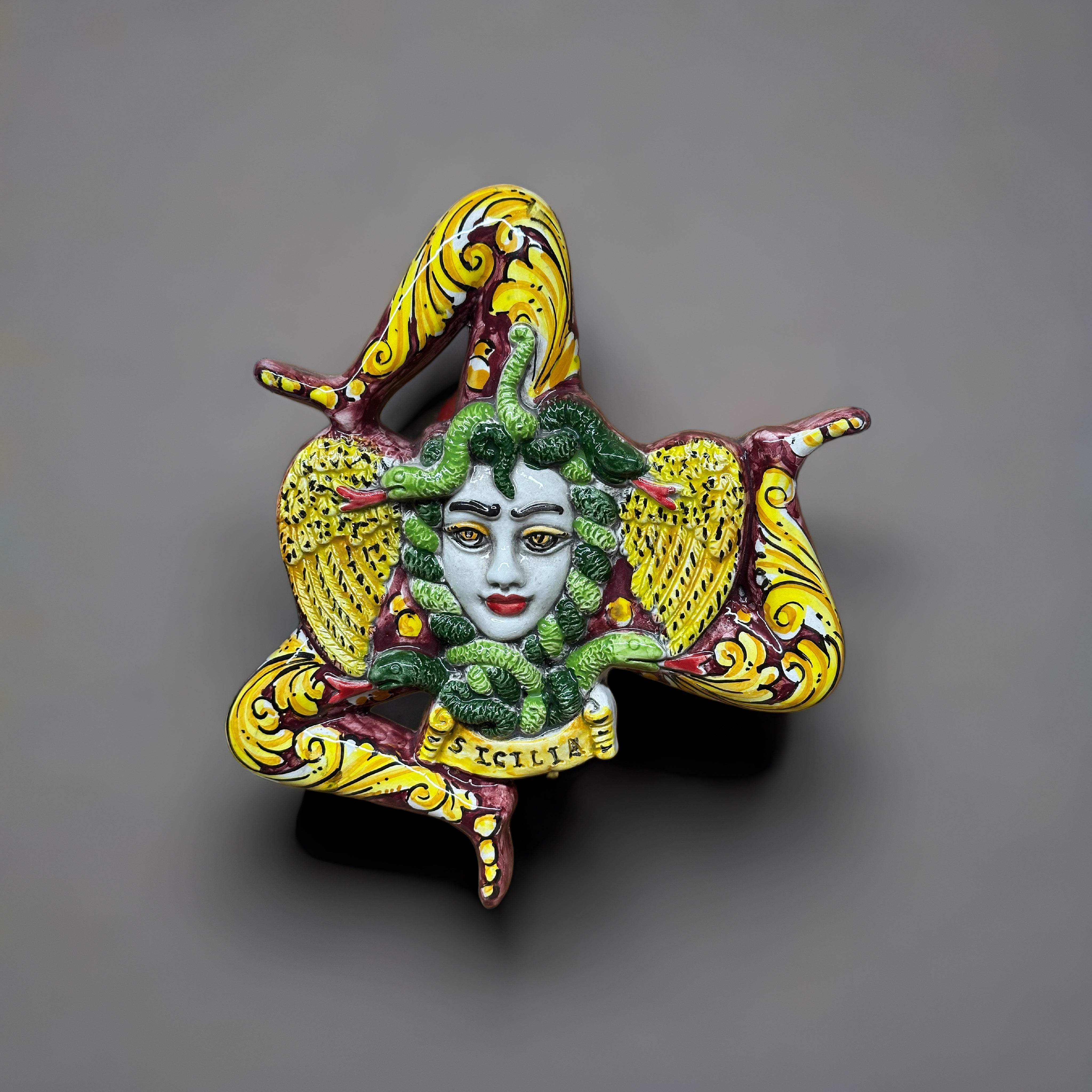 Trinacria Decorata Bordeaux cm H.27 Ceramica Caltagirone fatto a mano - OGGETTISTICA