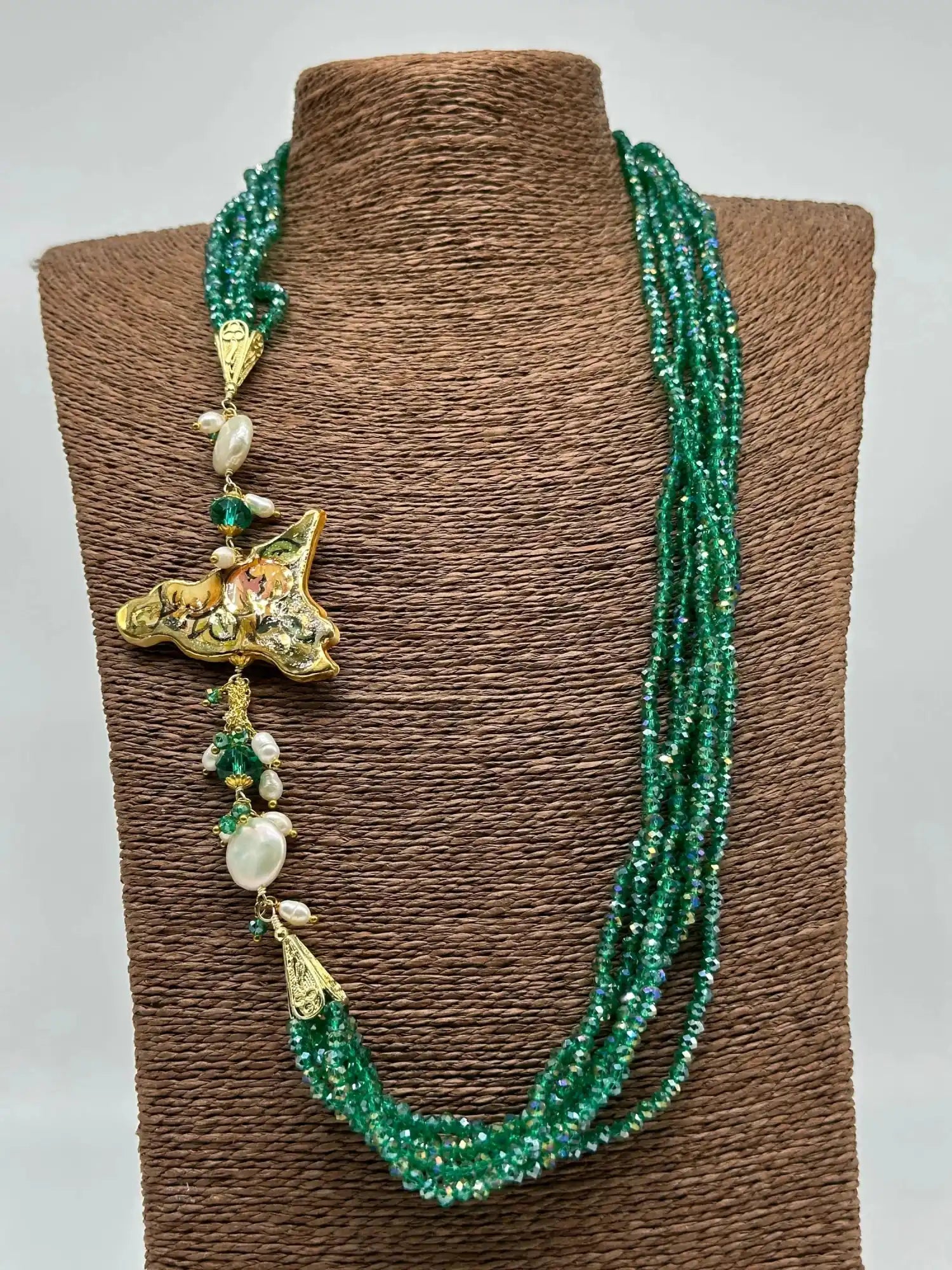 Collana multifilo di Pietre Verde, ciondolo Sicilia, perle e pietre DD CERAMICHE SICILIANE