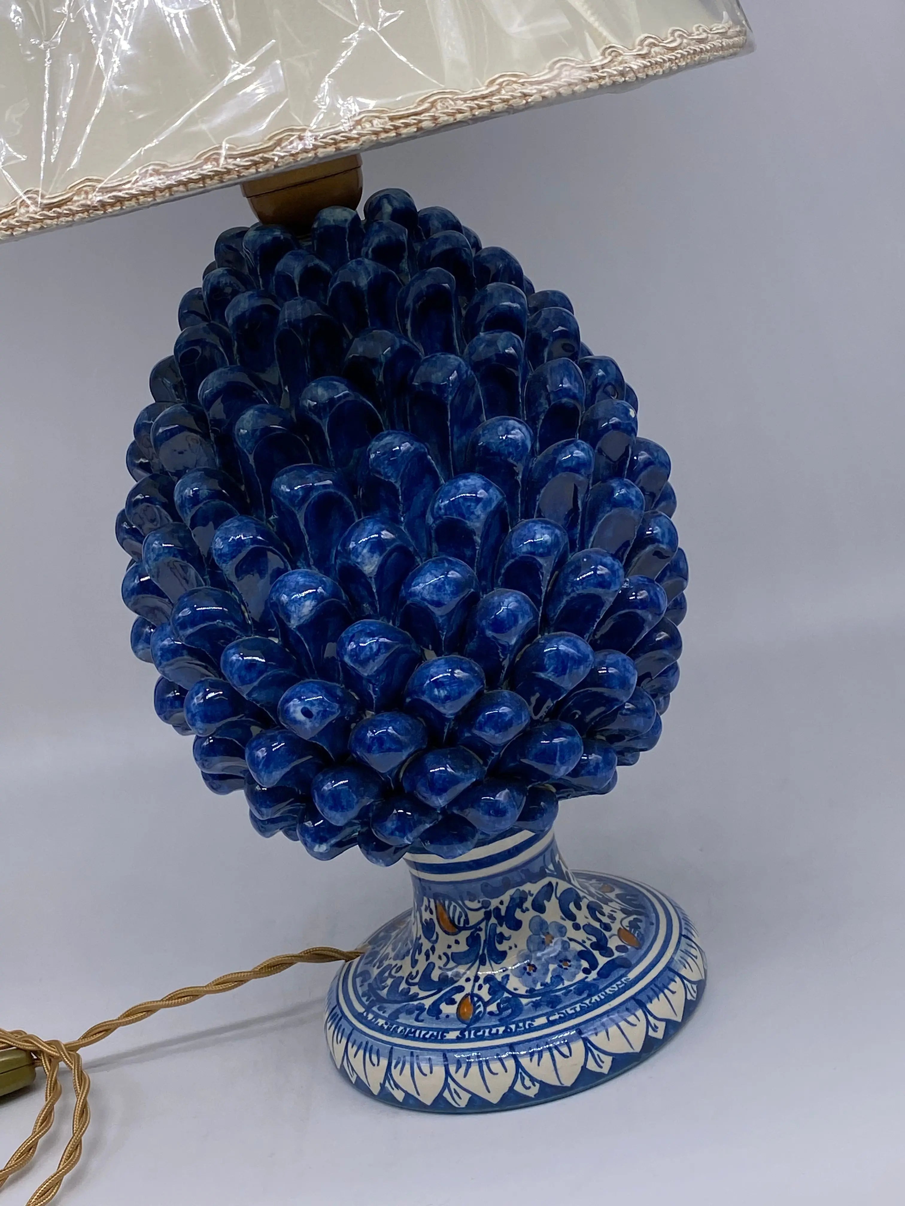 Lampada Pigna Ceramica Caltagirone cm H.30 Artigianale Blu Antico Base Decorata DD CERAMICHE SICILIANE