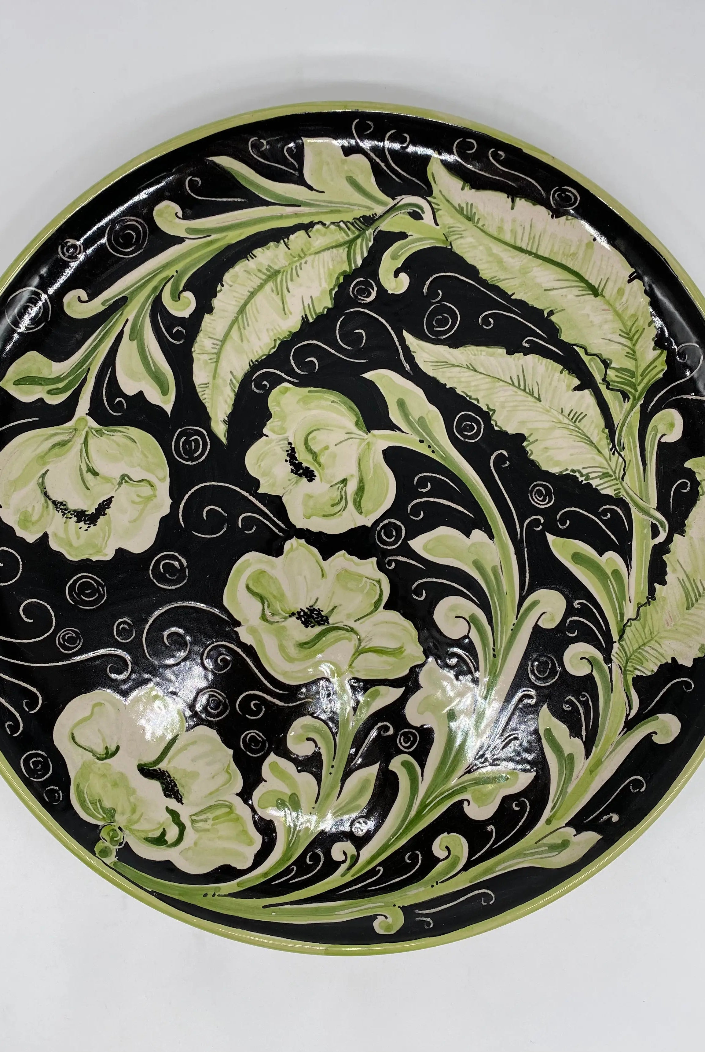 Piatto Decorativo dipinto a mano diametro cm 30 Decoro “Venus” Rosa DD CERAMICHE SICILIANE