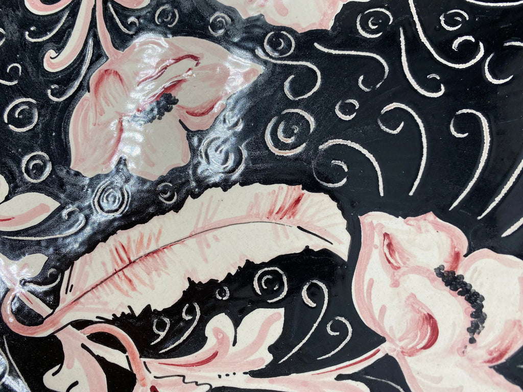 Piatto Decorativo dipinto a mano diametro cm 30 Decoro “Venus” Rosa DD CERAMICHE SICILIANE