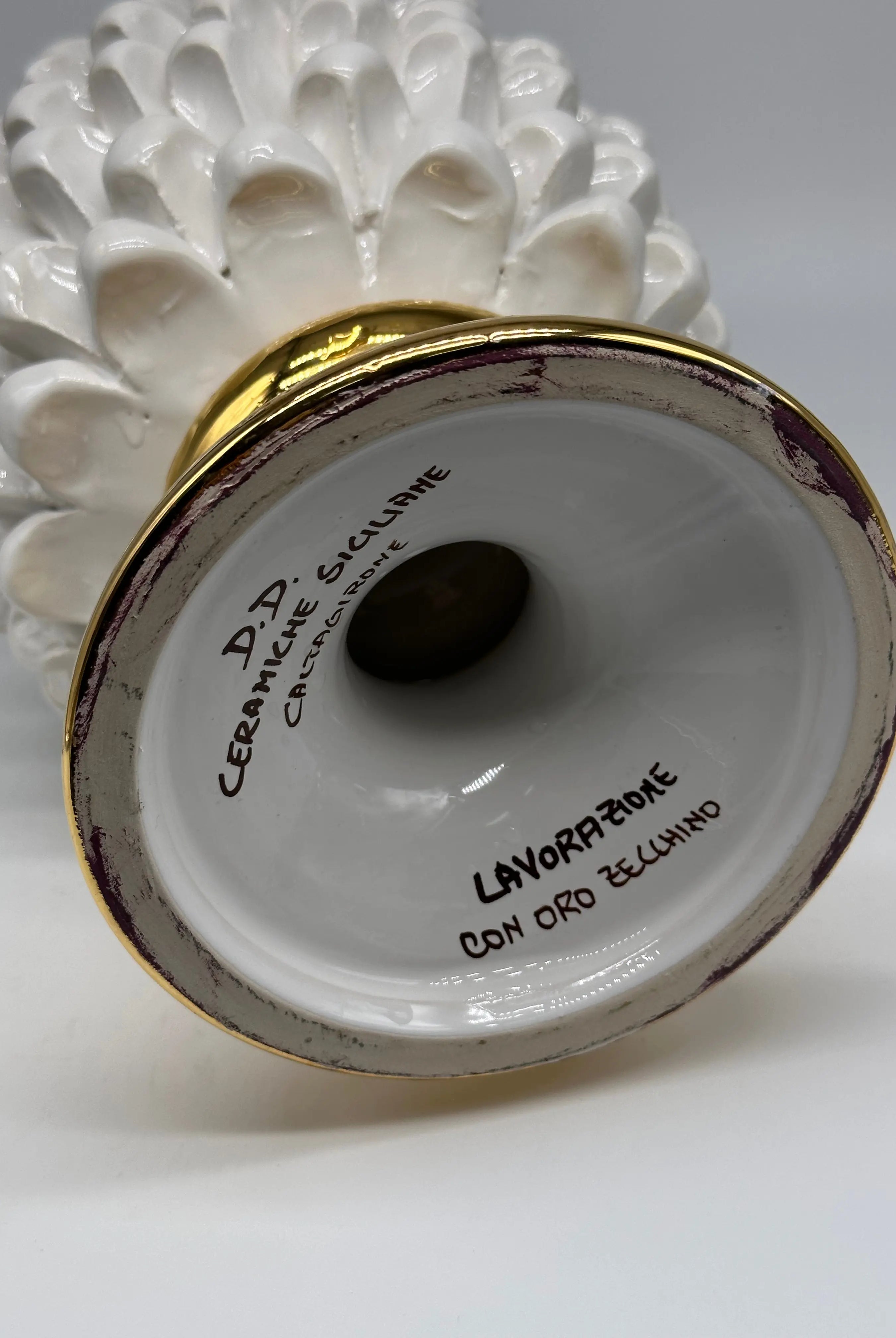 Pigna Aurum Ceramica Caltagirone cm H.30 Artigianale Bianco DD CERAMICHE SICILIANE