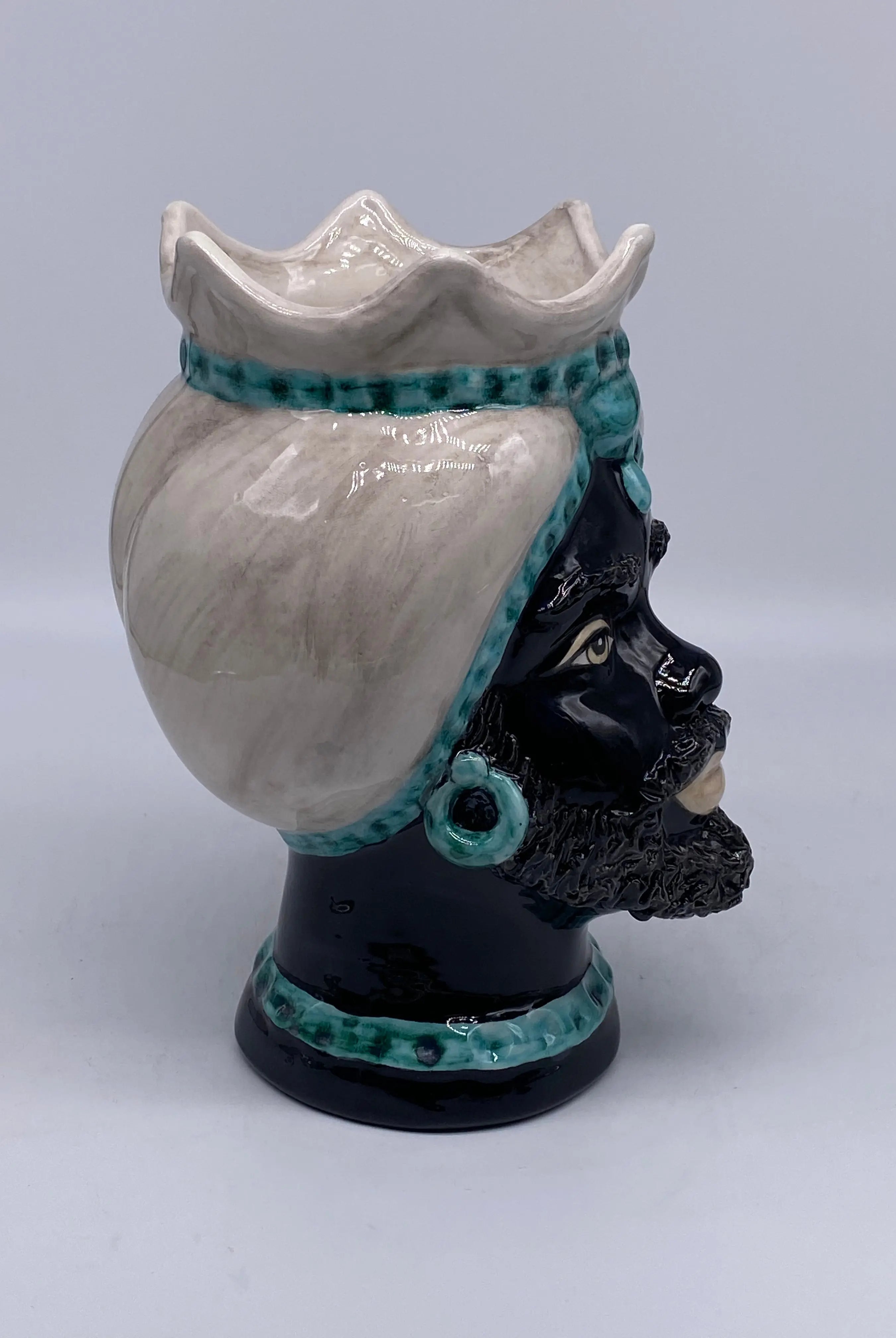 Teste di Moro Luis Ceramica Caltagirone cm H.22 L.15 Artigianale Turbante Liscio Écru Verde DD CERAMICHE SICILIANE