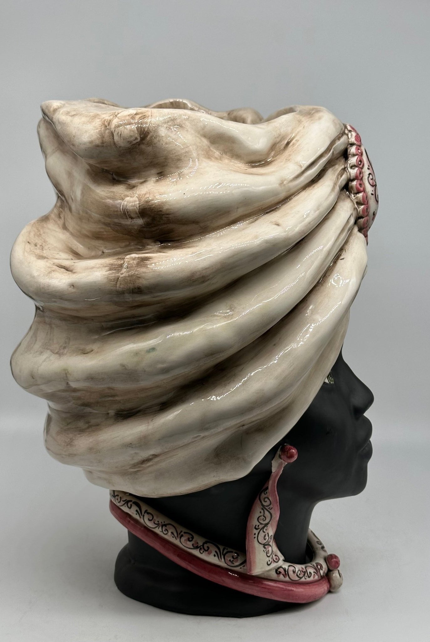 FINE SERIE - Testa di Moro Atena Ceramica Caltagirone cm H.40 L.28 Artigianale Écru Beige Lilla - DD CERAMICHE SICILIANE