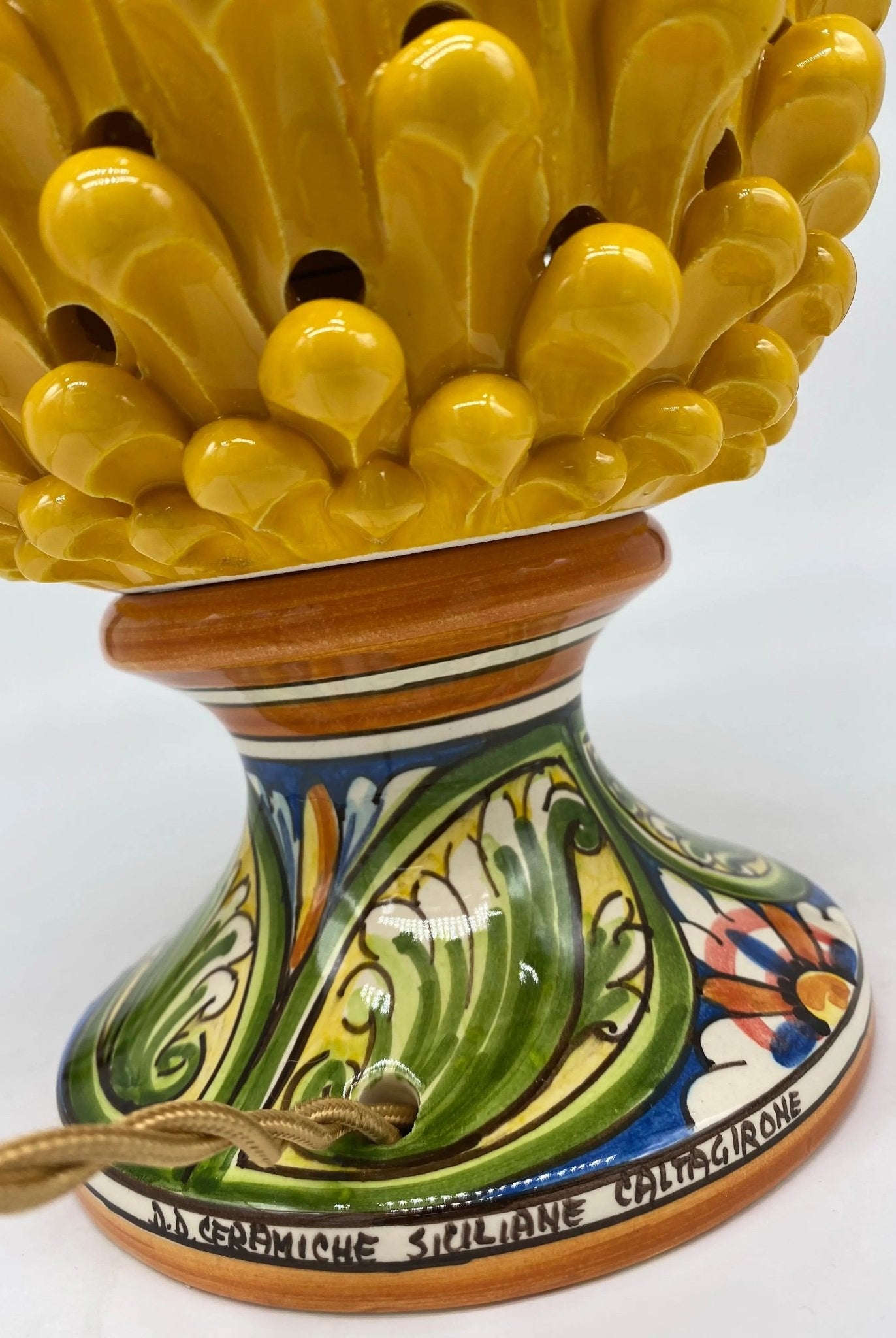 Lampada Pigna traforata Ceramica Caltagirone cm H.30 L.20 Artigianale Giallo Base Decorata - DD CERAMICHE SICILIANE