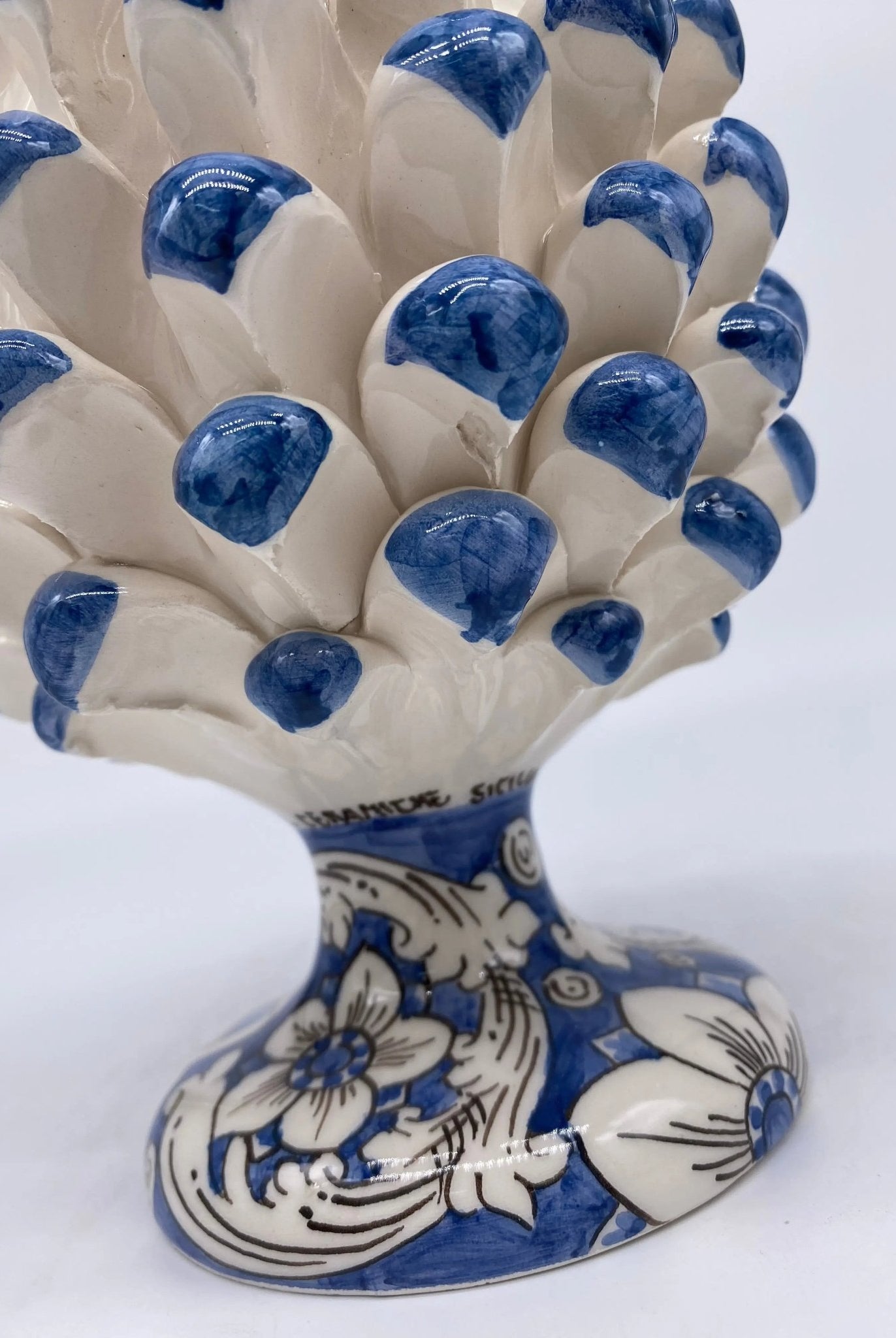 Pigna Ceramica Caltagirone cm H.20 Artigianale Base Decorata Punte Blu - DD CERAMICHE SICILIANE