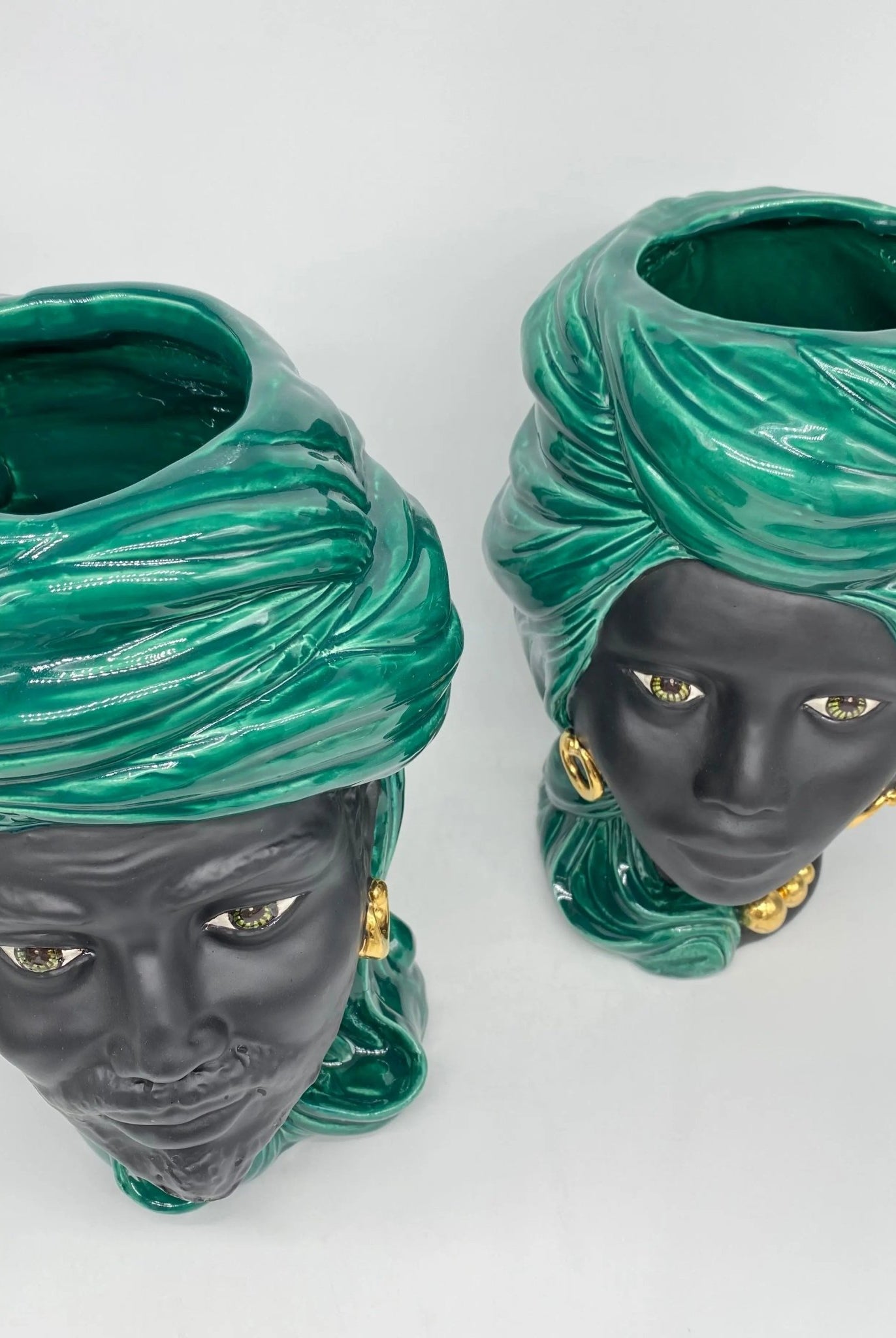 Teste di Moro Anubi Ceramica Caltagirone cm H.29 L.20 Artigianale Verde Nero Oro - DD CERAMICHE SICILIANE