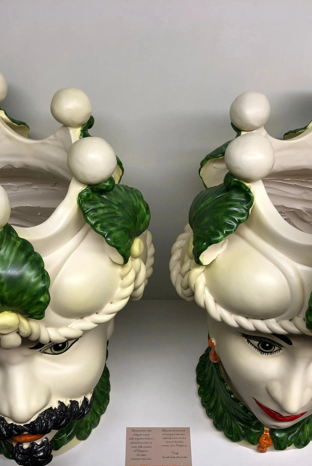 Teste di Moro Ceramica Caltagirone cm H.45 L.29 Artigianale Bianco Crema Opaco Foglie Verde - DD CERAMICHE SICILIANE