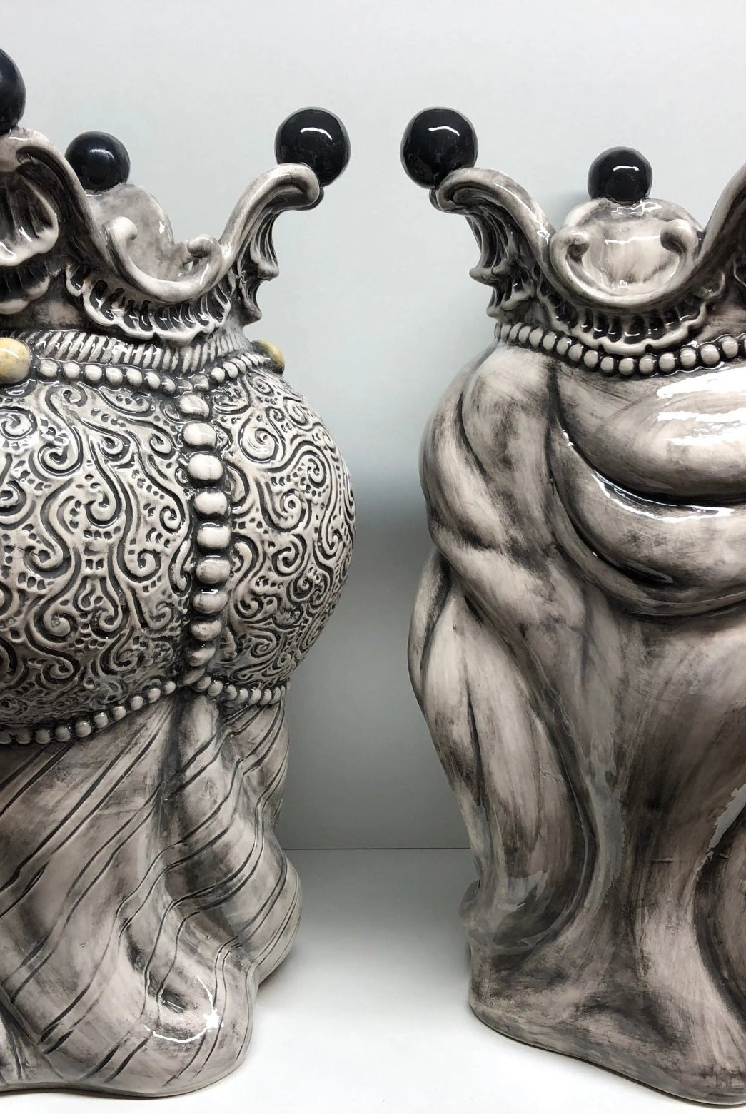 Teste di Moro Emiro Ceramica Caltagirone cm H.45 L.29 Artigianale Écru Sfere Nero - DD CERAMICHE SICILIANE