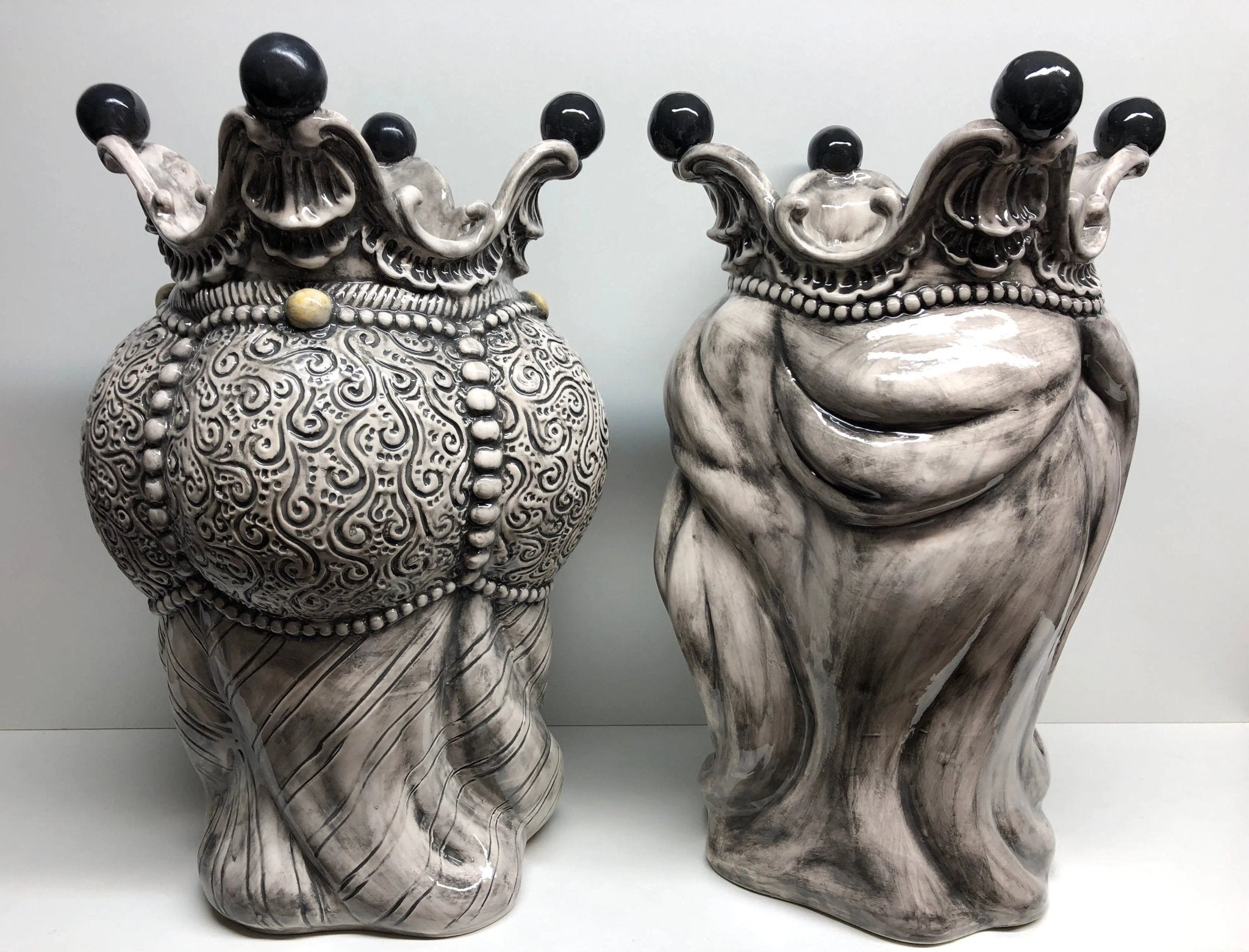 Teste di Moro Emiro Ceramica Caltagirone cm H.45 L.29 Artigianale Écru Sfere Nero - DD CERAMICHE SICILIANE